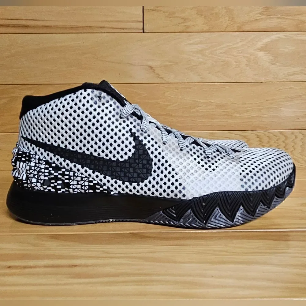 Nike Kyrie 1 BHM Size 10 Black History Month White Black Dark Grey 718820-100